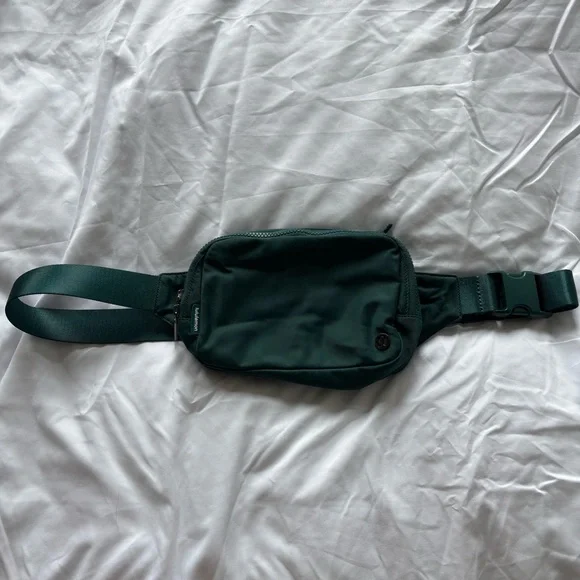 Lululemon Everywhere Belt Bag Large 2L - Picture 1 of 4